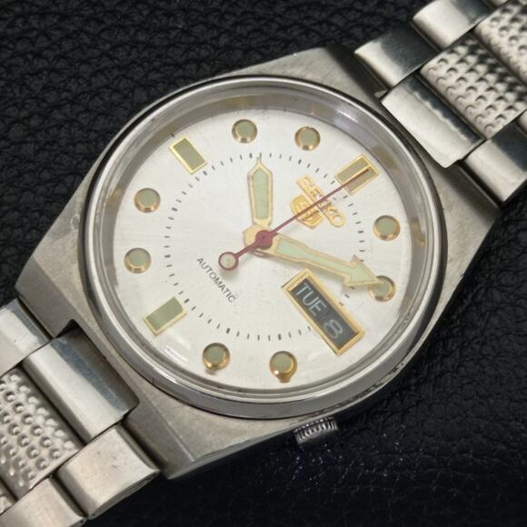 Vintage 1972 Seiko Automatic Mens Silver Watch W/daydate & Gold accents - Picture 6 of 9